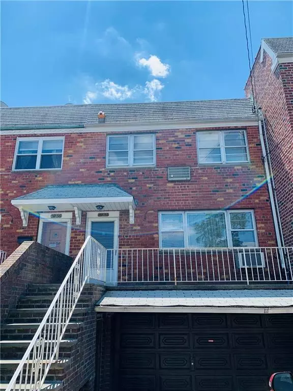 59-54 68 ST, Maspeth, NY 11378