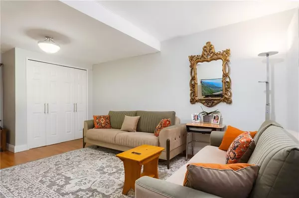 Brooklyn, NY 11230,855 East 7 ST #1M