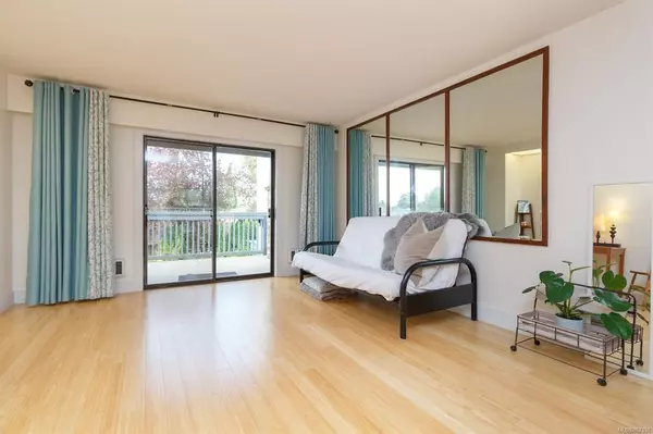 Saanich, BC V8N 3L3,4391 Torquay Dr #14