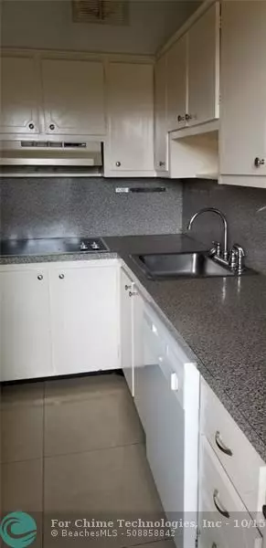 Bay Harbor Islands, FL 33154,9700 E Bay Harbor Dr  #503