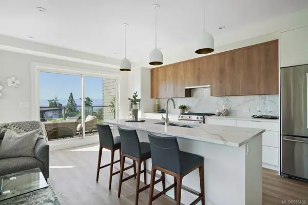 Esquimalt, BC V9A 5B8,835 Dunsmuir Rd #4B