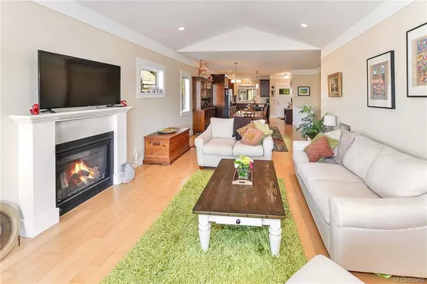 Central Saanich, BC V8M 1R3,7053 West Saanich Rd #4