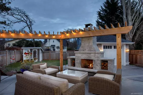 Oak Bay, BC V8S 4W2,641 Oliver St