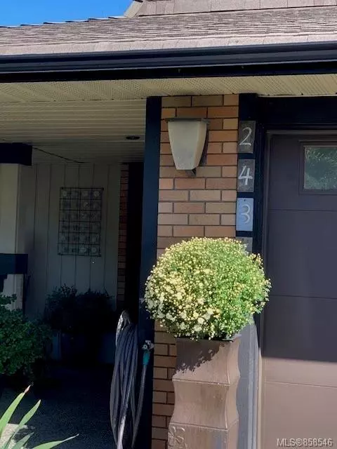 Central Saanich, BC V8Z 6R7,2435 Eastgate Pl