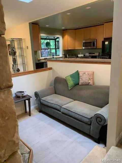 Central Saanich, BC V8Z 6R7,2435 Eastgate Pl