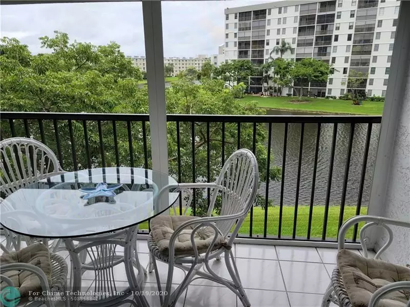 Pompano Beach, FL 33069,2222 N Cypress Bend Dr  #408