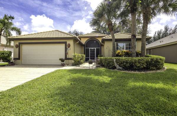 2753 Pointe CIR, Greenacres, FL 33413
