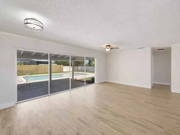 Tequesta, FL 33469,23 Pinetree CIR