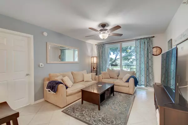 Boynton Beach, FL 33435,214 Villa CIR