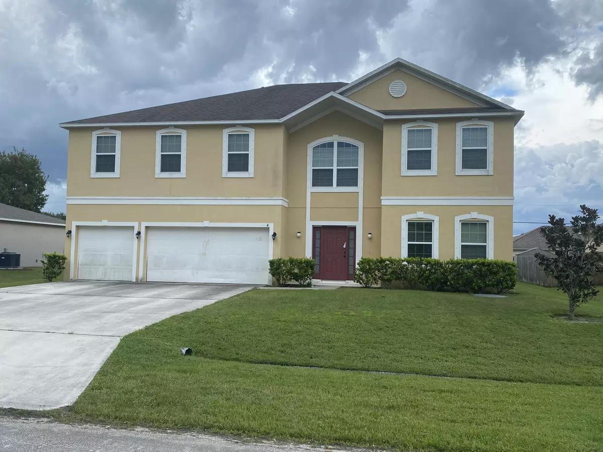 Port Saint Lucie, FL 34953,574 SW Twig AVE