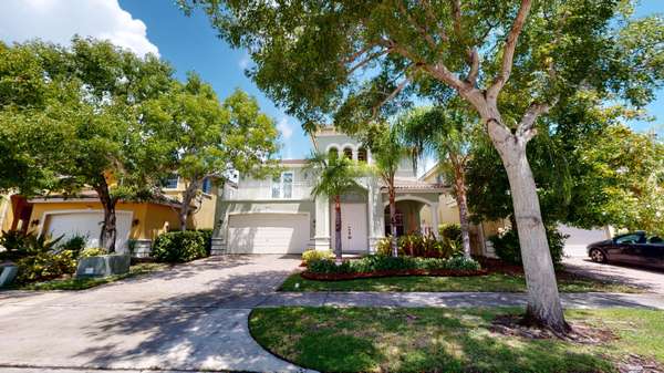 8965 SW 207th ST, Cutler Bay, FL 33189