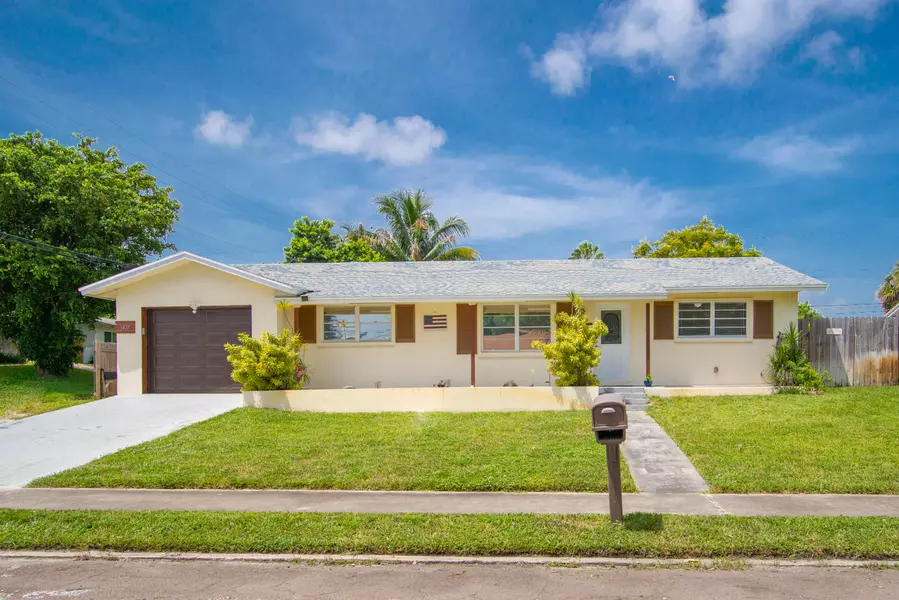 1437 Cochran DR, Lake Worth Beach, FL 33461