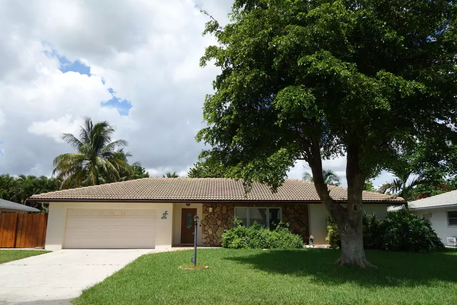 2581 SW 14th ST, Boynton Beach, FL 33426