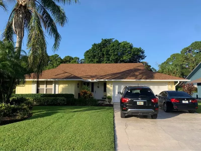 7884 SE Lexington AVE, Hobe Sound, FL 33455