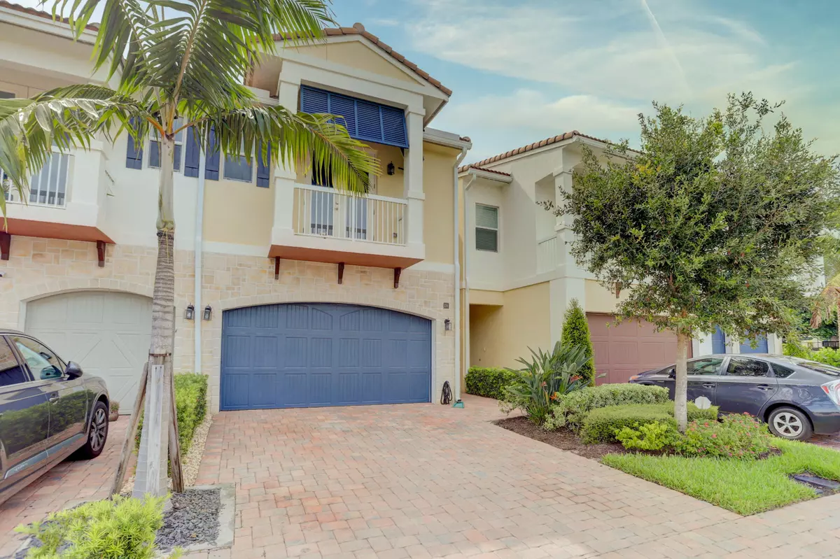 Boca Raton, FL 33487,100 NW 69th CIR 134