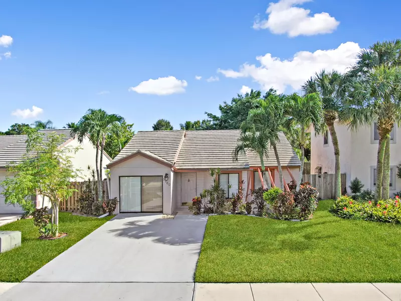 5960 Strawberry Lakes CIR, Lake Worth, FL 33463