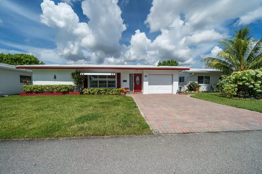 5811 NW 83rd TER, Tamarac, FL 33321