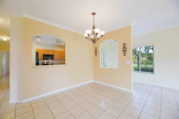 Deerfield Beach, FL 33442,4652 SW 13th ST