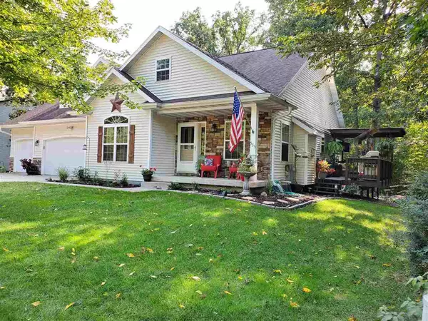 Waupaca, WI 54981,555 WOODLAND CIRCLE