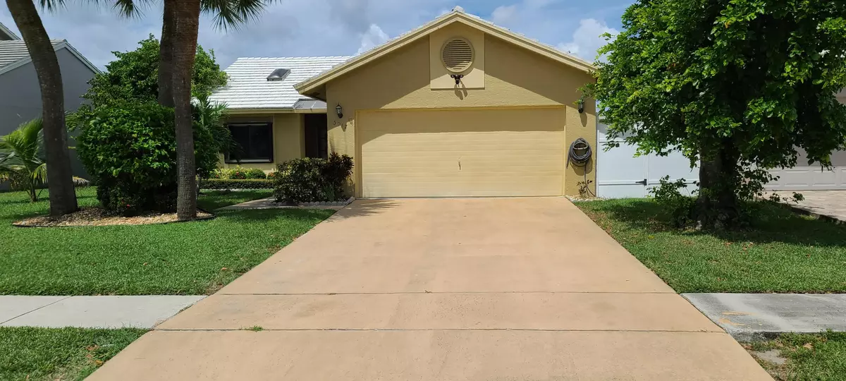 Lake Worth, FL 33463,5917 Strawberry Lakes CIR