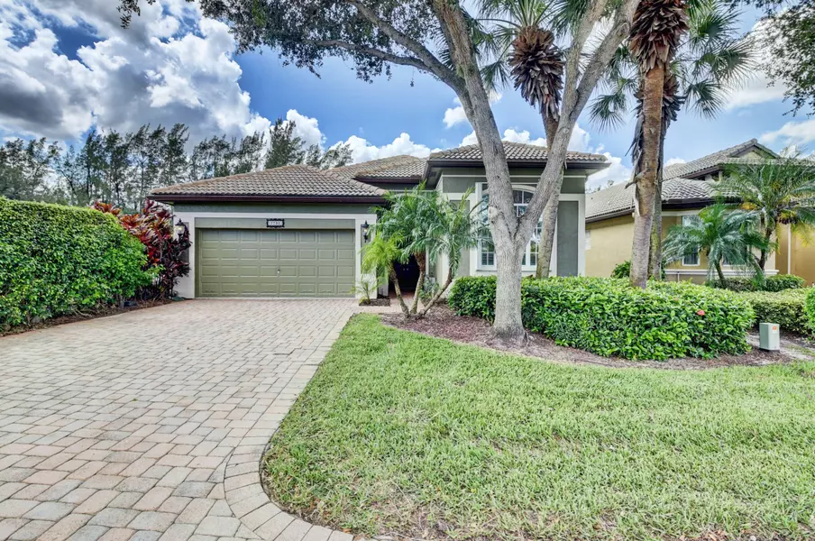 7792 Monarch CT, Delray Beach, FL 33446