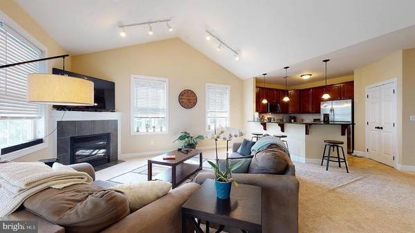 Bethlehem, PA 18015,1151 MEADOW LARK WAY
