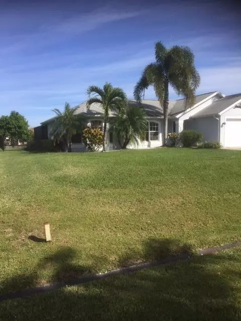 Port Saint Lucie, FL 34953,1749 SW Castinet LN