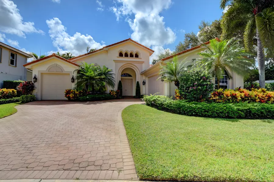 8976 Valhalla DR, Delray Beach, FL 33446