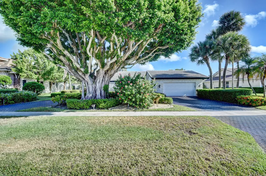 4589 White Cedar LN, Delray Beach, FL 33445