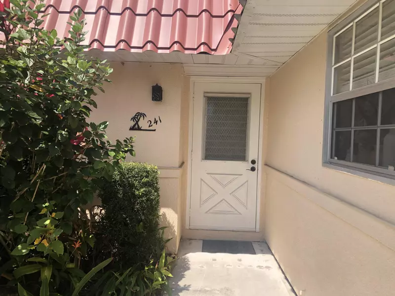 241 Down East LN, Lake Worth, FL 33467