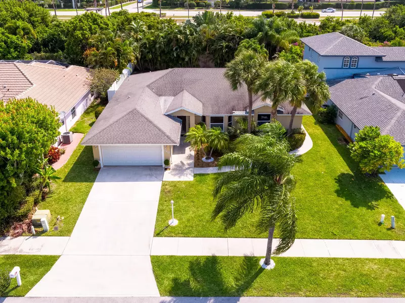 548 N Cypress DR, Tequesta, FL 33469