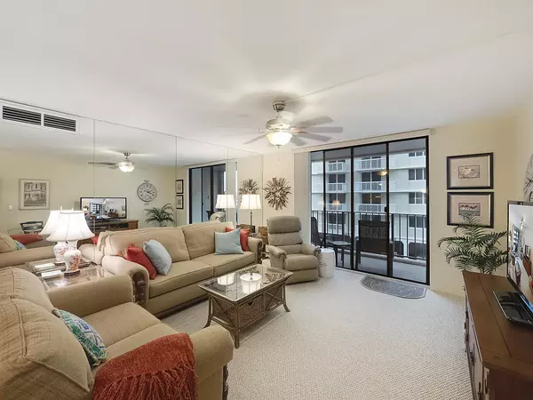 Palm Beach Shores, FL 33404,145 S Ocean AVE 316