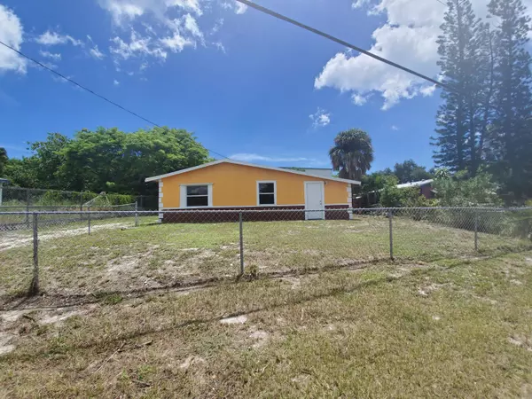 Fort Pierce, FL 34946,2814 Anthony ST