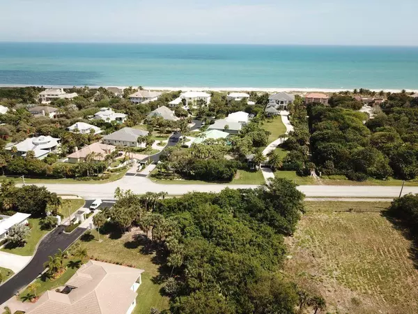 2185 W Beachside LN, Vero Beach, FL 32963