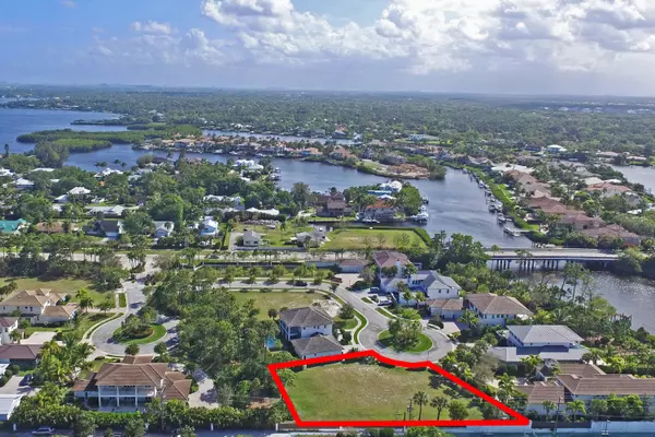 18635 SE St Augustine WAY, Tequesta, FL 33469