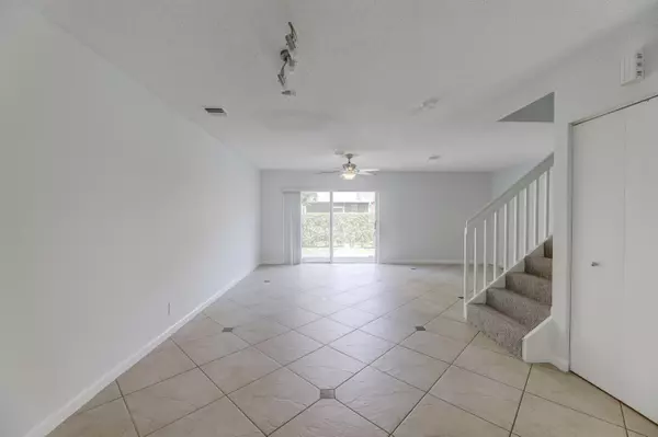 Deerfield Beach, FL 33442,4765 SW 14th ST