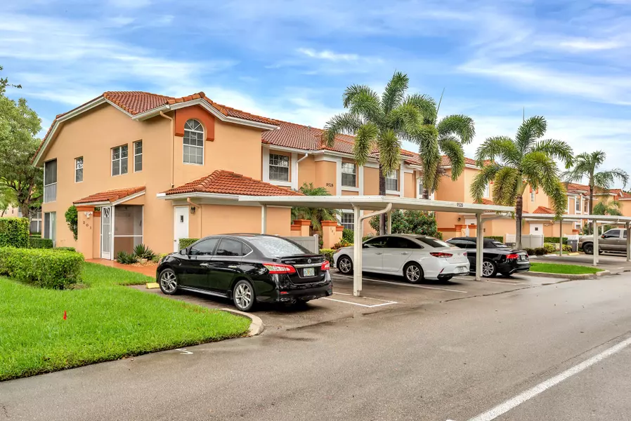 9528 Shadybrook DR 201, Boynton Beach, FL 33437