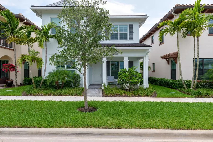 2106 Dickens TER, Palm Beach Gardens, FL 33418