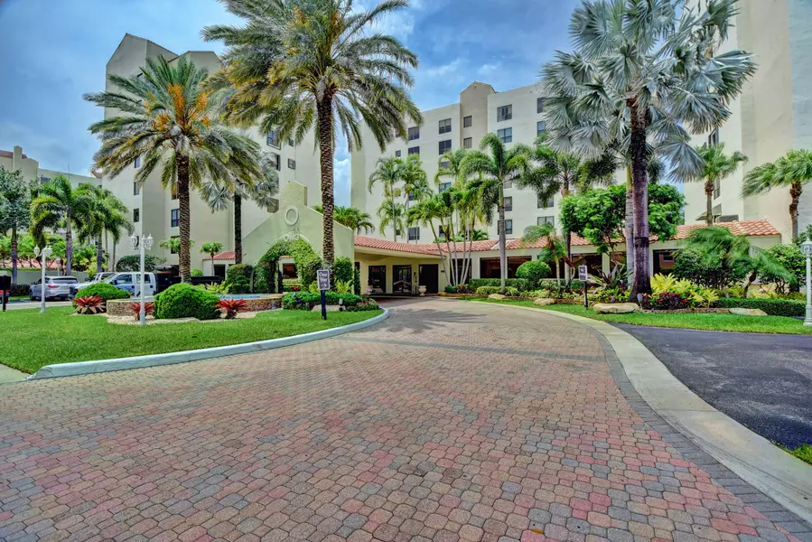 7235 Promenade DR J-301, Boca Raton, FL 33433