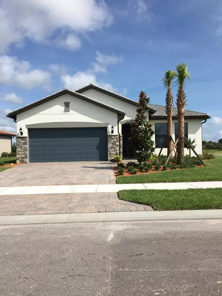 462 SE Vallarta DR, Port Saint Lucie, FL 34984