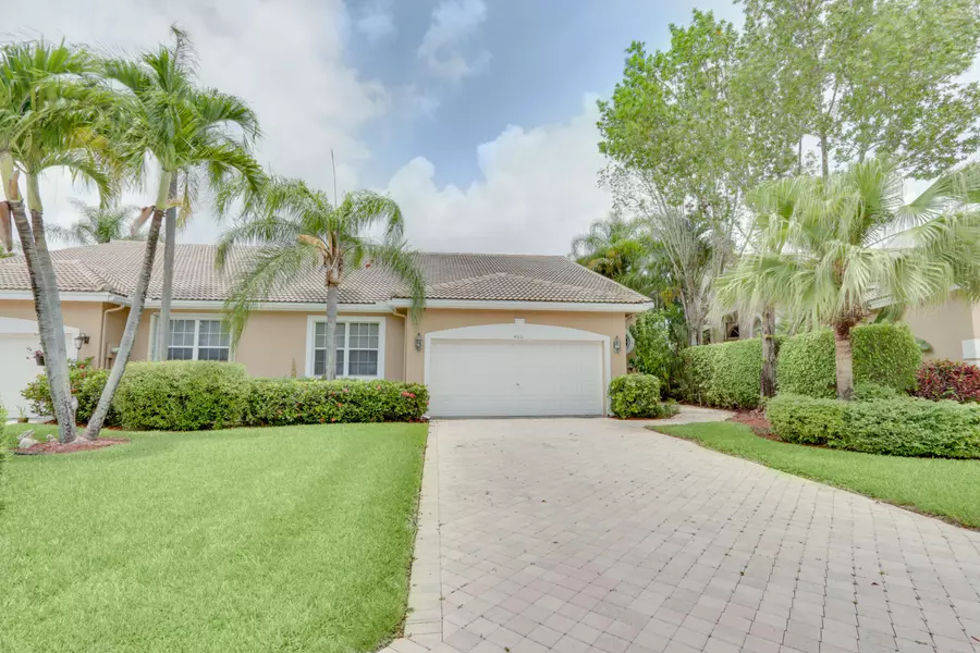 4661 Carlton Golf DR, Lake Worth, FL 33449