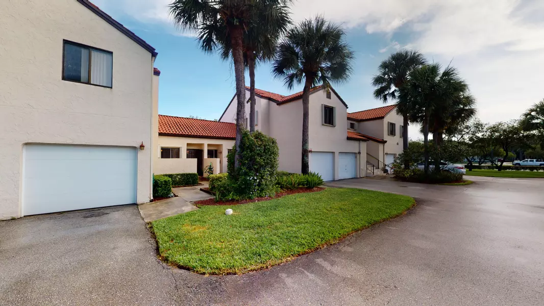 21 Via De Casas Sur 102, Boynton Beach, FL 33426