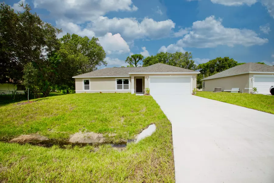 144 S Oak ST, Fellsmere, FL 32948