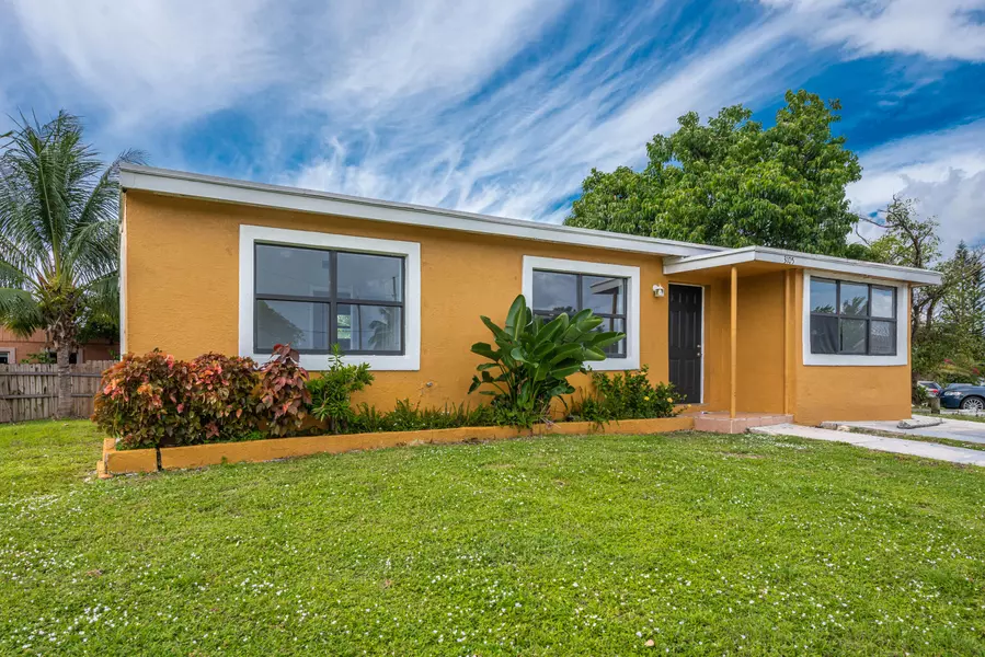 3105 Ocean Pkwy, Boynton Beach, FL 33435