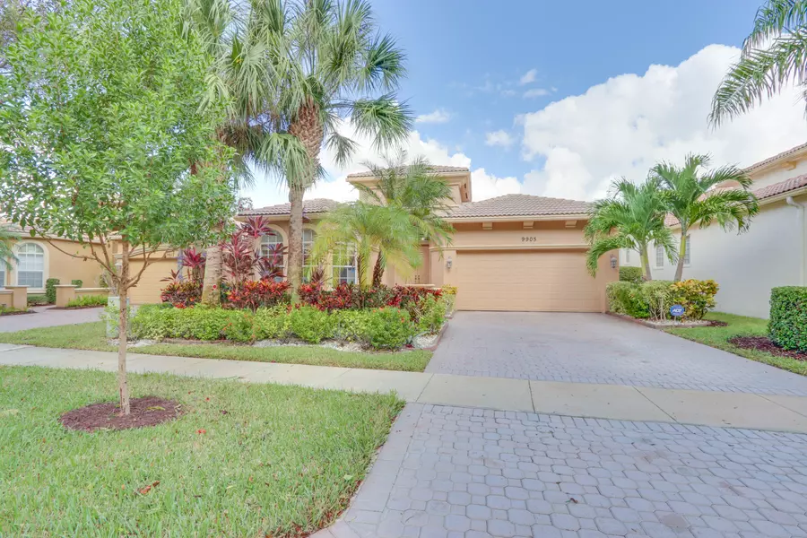 9905 W Via Grande, Wellington, FL 33411