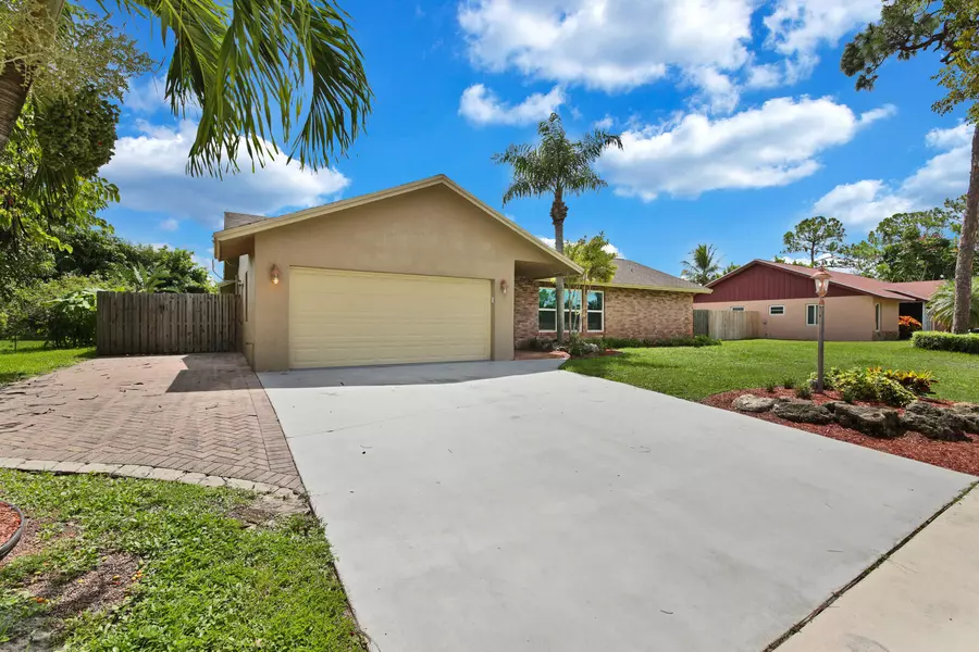 147 Sevilla AVE, Royal Palm Beach, FL 33411