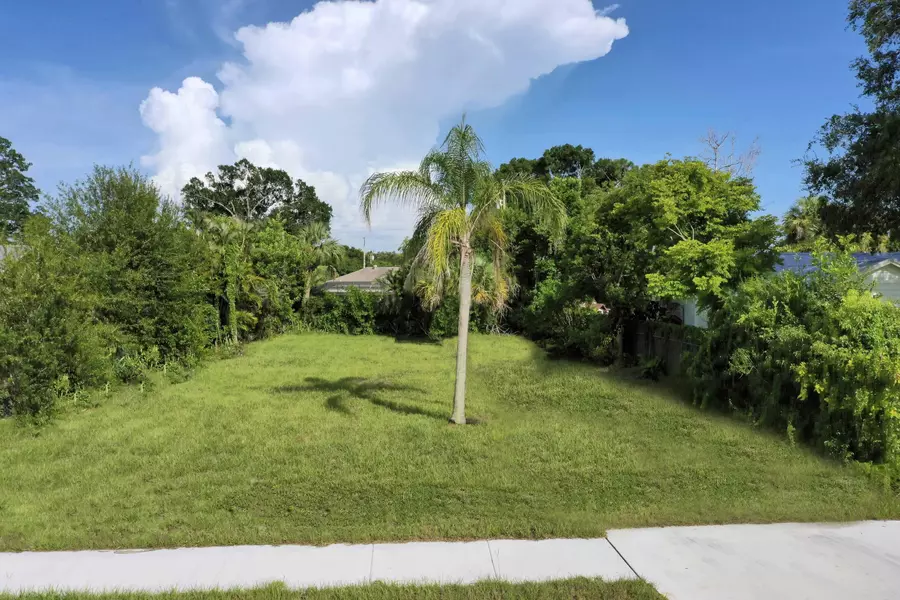 1112 S 7th S ST, Fort Pierce, FL 34950