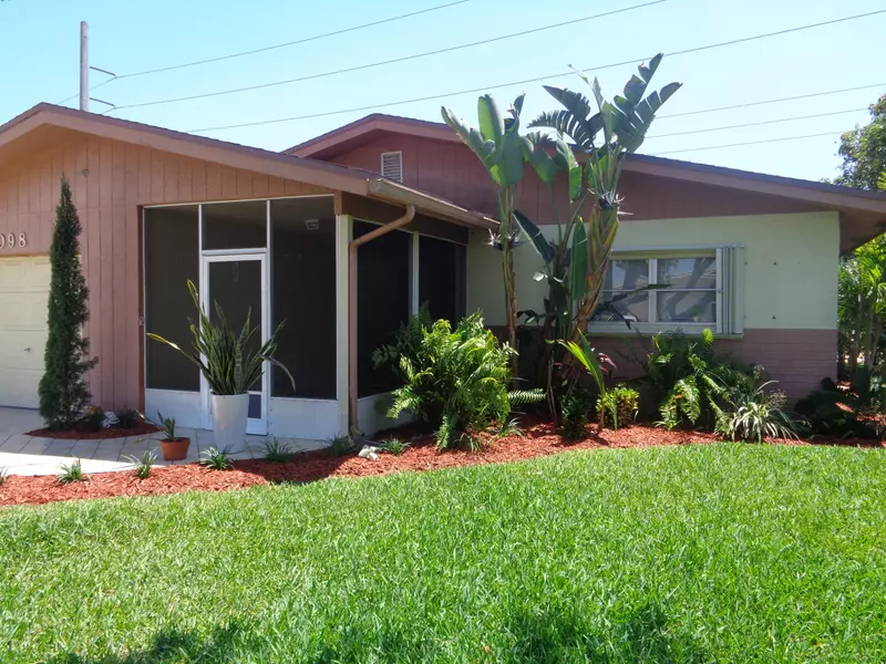 6098 Stanley LN, Delray Beach, FL 33484