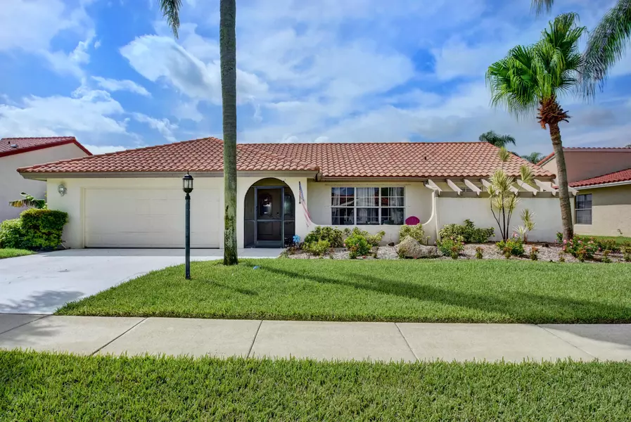 8377 Bonita Isle DR, Lake Worth, FL 33467