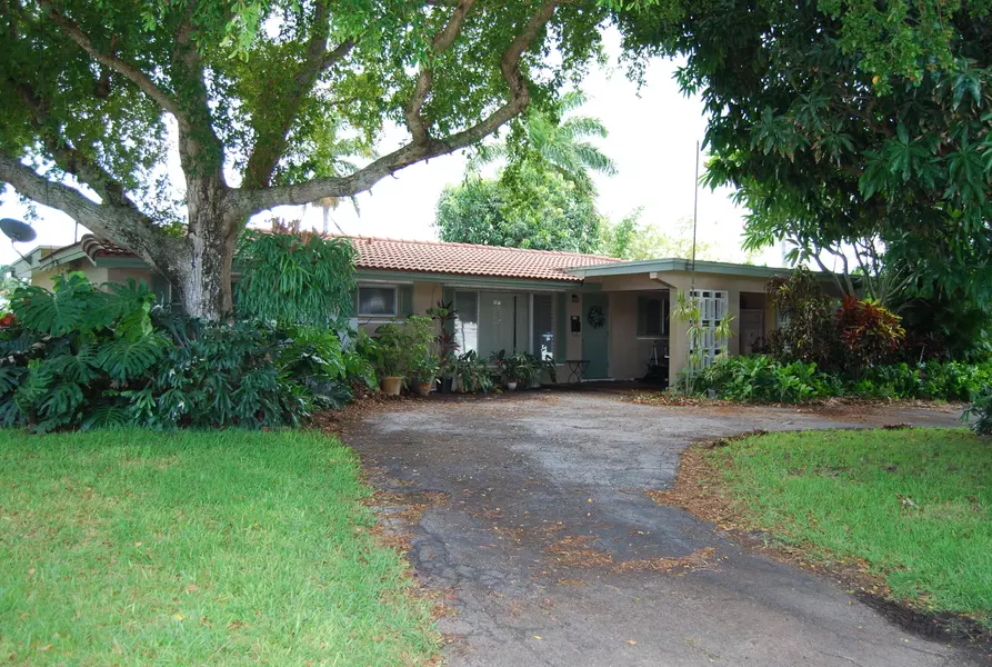 324 SW 13th PL, Boca Raton, FL 33432